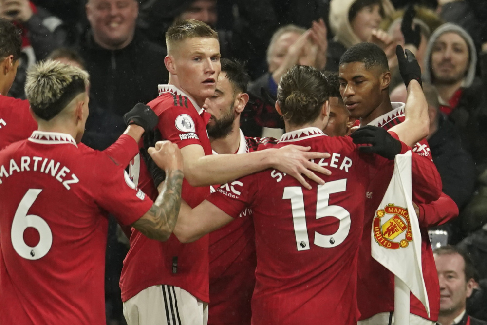 它们帮助球 它们帮助球